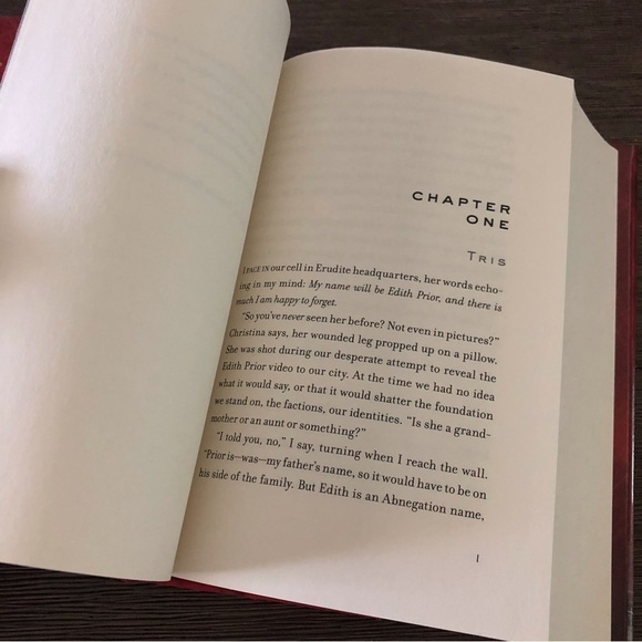 Allegiant by: Veronica Roth hardback book - Picture 2 of 5